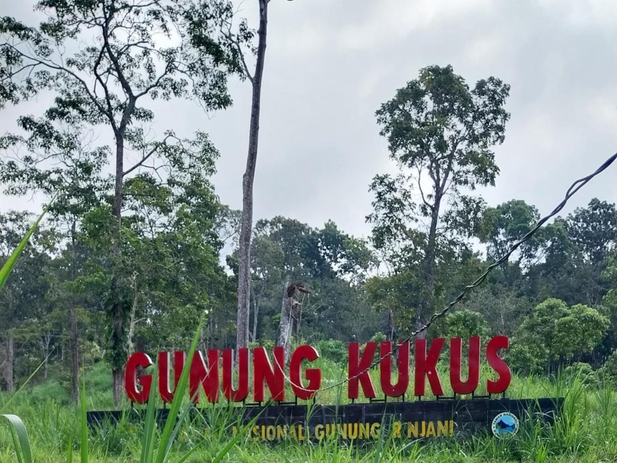 Raturinjani Homestay Selong Exterior foto
